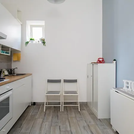 Konukevi La Julienne Ac By Dimorra Napoli